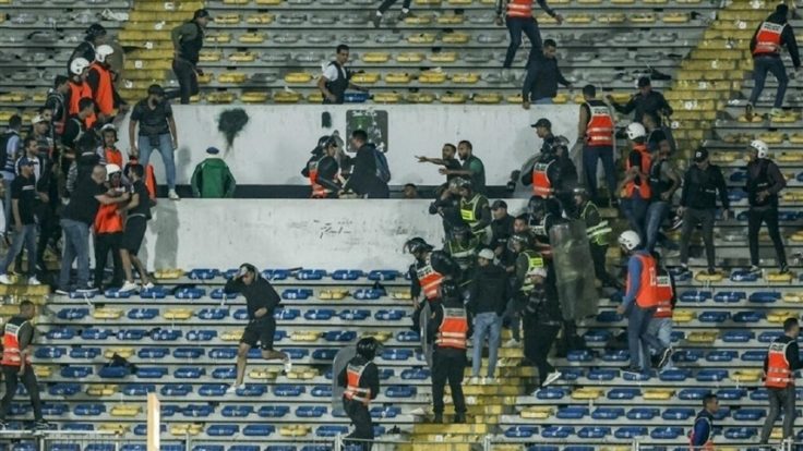 الكاف يدين شغب جماهير تونس والمغرب