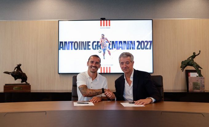 أتلتيكو مدريد يمدد عقد غريزمان حتى 2027